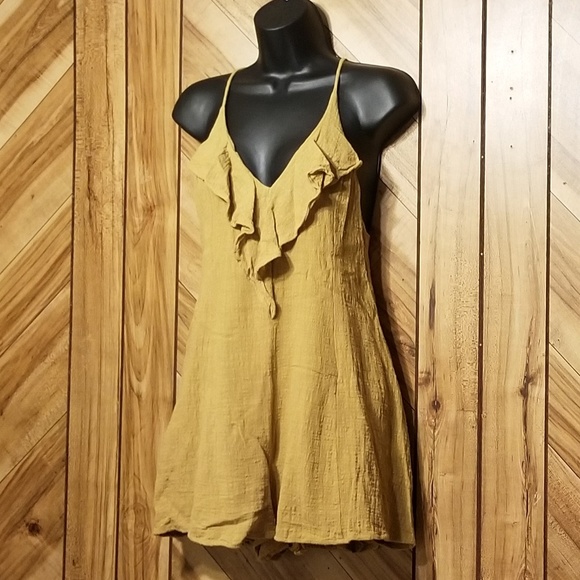 LUSH V-Neck Ruffle Short Romper - Picture 3 of 8